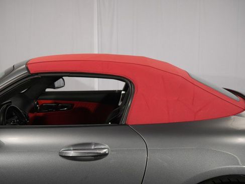 Used 2018 Mercedes-Benz AMG GT Roadster image 28
