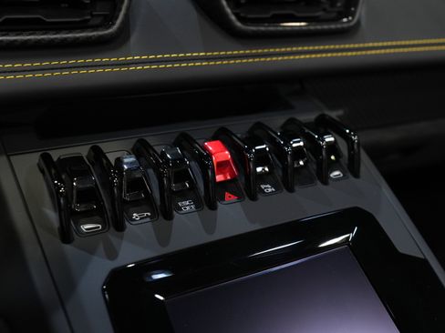 Used 2024 Lamborghini Huracan EVO image 55