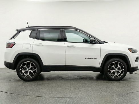 Used 2025 Jeep Compass Limited AWD/4WD image 11