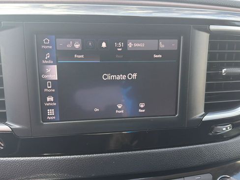 Used 2023 Chrysler Voyager LX FWD image 16