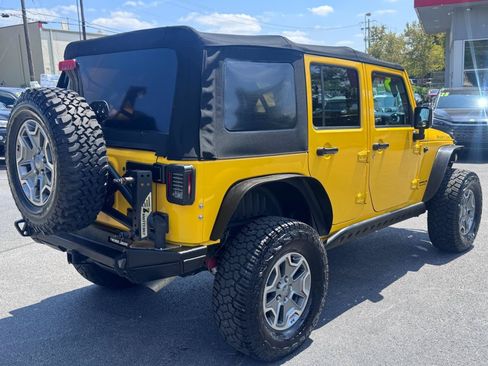 Used 2015 Jeep Wrangler Unlimited Rubicon w/ Connectivity Group AWD/4WD image 3