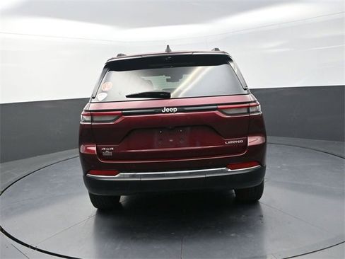 Used 2024 Jeep Grand Cherokee Limited w/ Luxury Tech Group II image 6