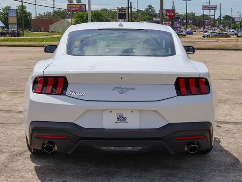 Used 2024 Ford Mustang Coupe RWD image 18