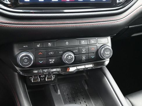 Used 2025 Dodge Durango R/T AWD/4WD image 19
