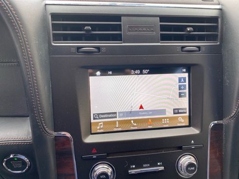 Used 2016 Lincoln Navigator Reserve image 15