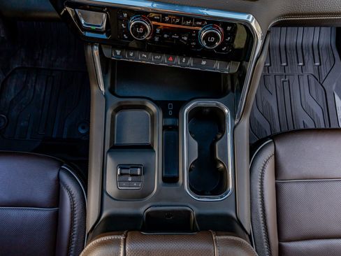 Used 2025 GMC Sierra 3500 Denali w/ Denali Reserve Package image 27