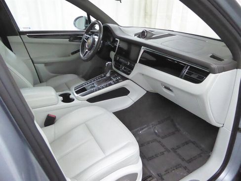 Used 2021 Porsche Macan S AWD/4WD image 22