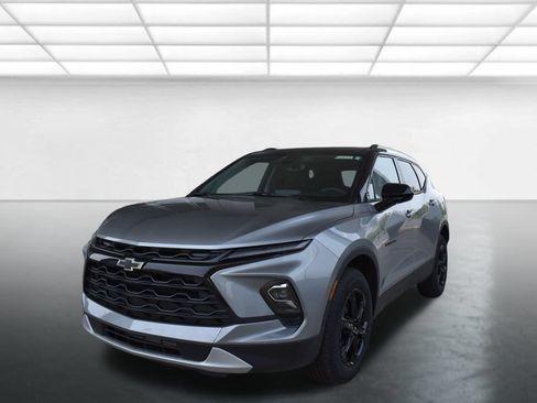 New 2026 Chevrolet Blazer LT w/ Convenience Package FWD image 5