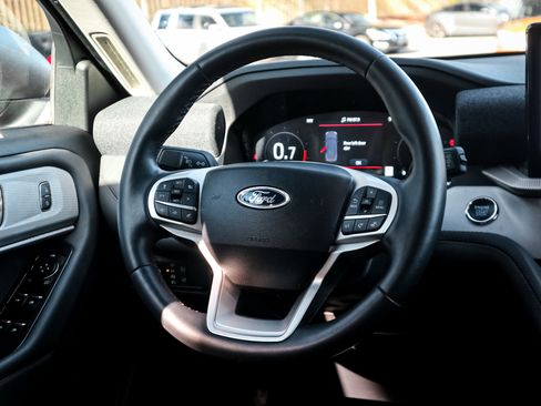 Used 2025 Ford Explorer Active w/ Active Comfort Package image 18