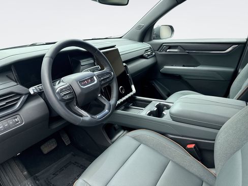 Used 2025 GMC Acadia AT4 w/ LPO, Floor Liner Package AWD/4WD image 10