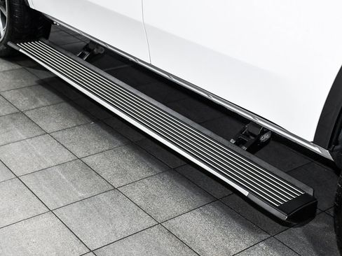 Used 2022 Jeep Wagoneer Series III w/ Premium Group I image 86