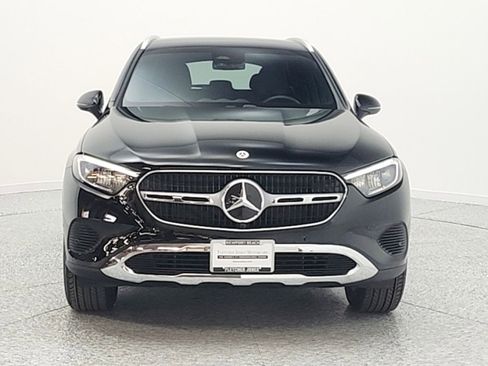 Used 2026 Mercedes-Benz GLC 300 image 2
