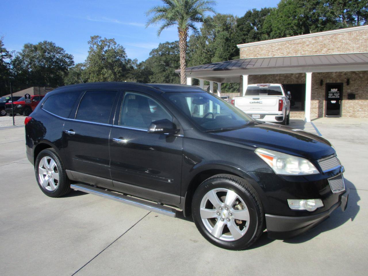 Used 2009 Chevrolet Traverse LTZ FWD image 3