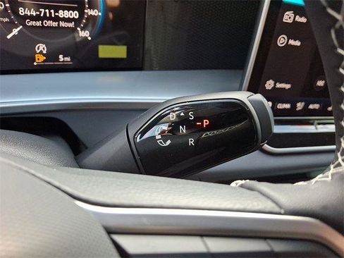 New 2025 Volkswagen Tiguan SE image 11