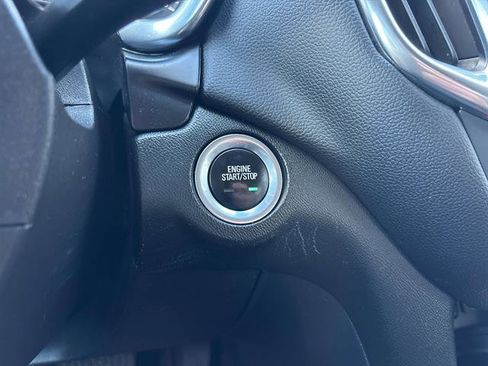 Used 2022 Chevrolet Equinox LT image 28