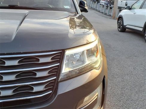 Used 2016 Ford Explorer XLT image 20