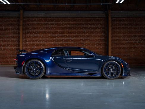 Used 2023 Bugatti Chiron AWD/4WD image 2