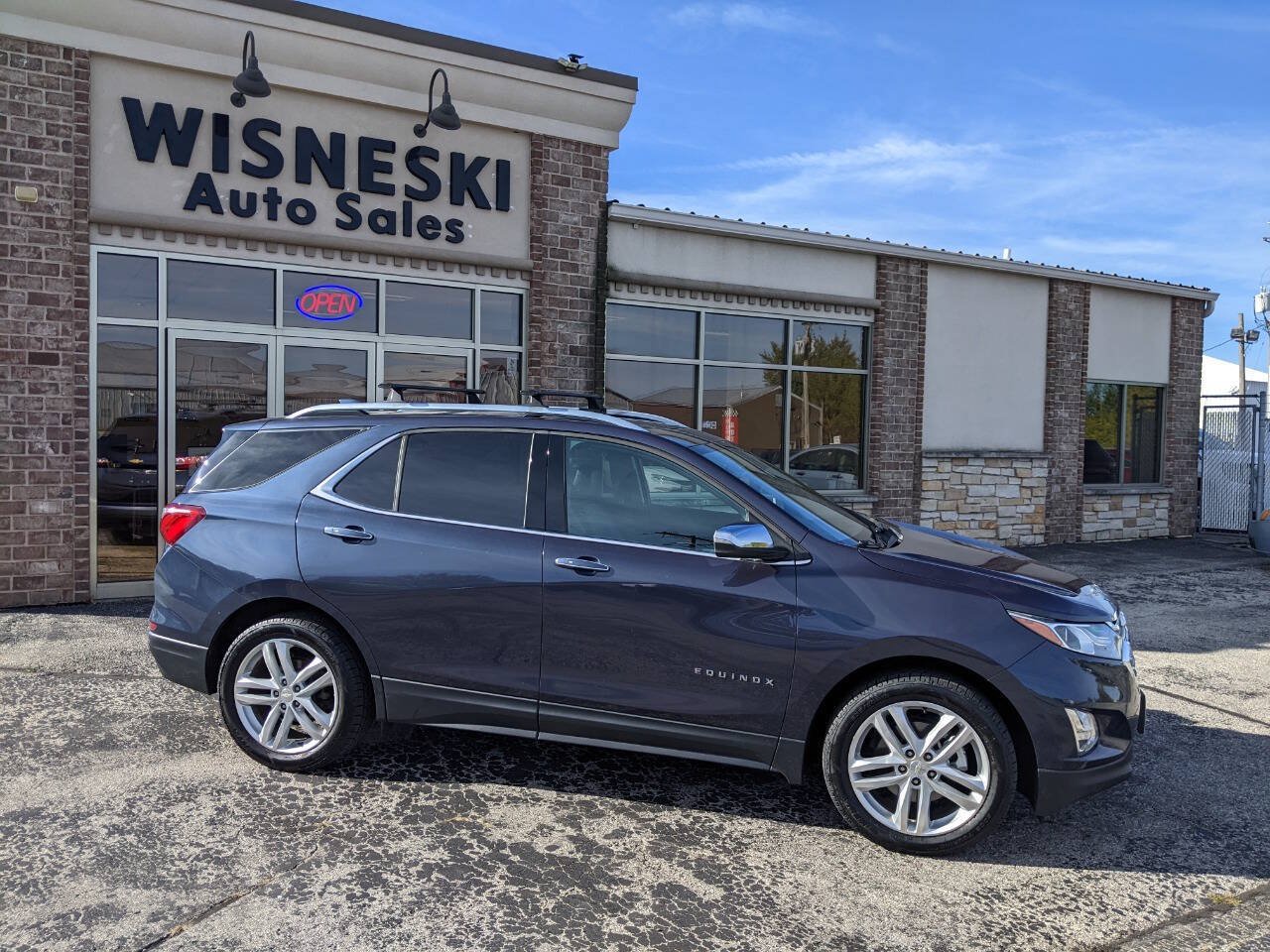 Used 2018 Chevrolet Equinox Premier AWD/4WD image 2