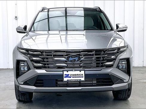 Certified 2025 Hyundai Tucson Limited AWD/4WD image 3
