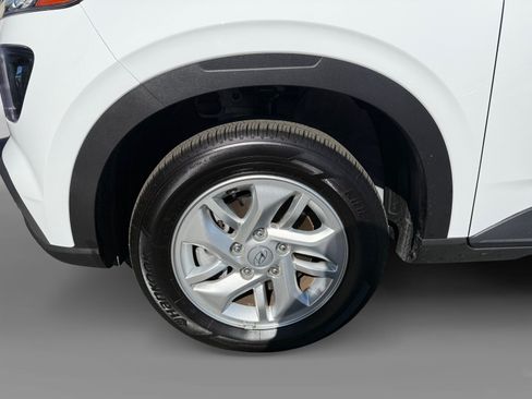 Certified 2025 Hyundai Venue SE FWD image 9