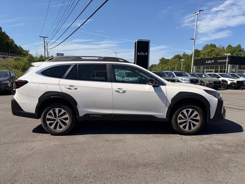 Certified 2025 Subaru Outback Premium w/ Popular Package #1A AWD/4WD image 16