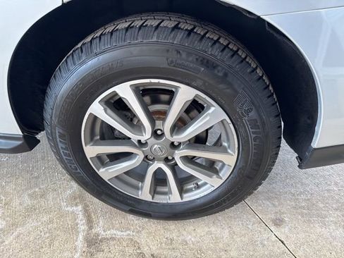 Used 2013 Nissan Pathfinder SV image 36