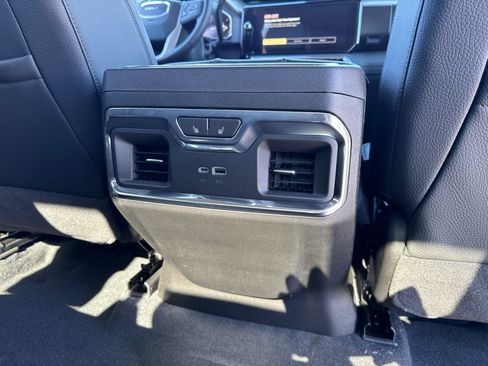 New 2026 GMC Sierra 2500 Denali w/ Denali Reserve Package image 19