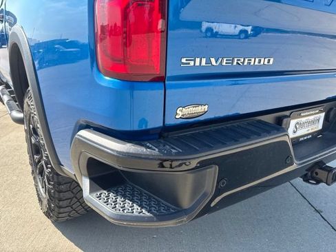 Used 2023 Chevrolet Silverado 1500 ZR2 w/ Technology Package AWD/4WD image 26