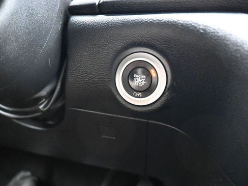 Used 2020 Chrysler Pacifica Touring-L image 24