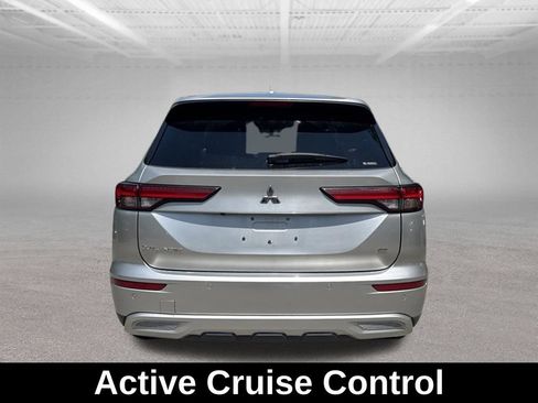 Used 2024 Mitsubishi Outlander SE AWD/4WD image 11