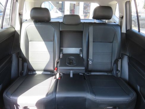Used 2019 Volkswagen Tiguan SE w/ Panoramic Sunroof Package AWD/4WD image 24