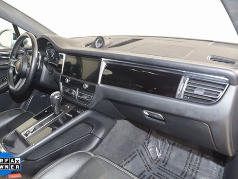 Used 2022 Porsche Macan image 48