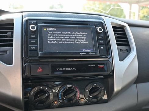 Used 2015 Toyota Tacoma PreRunner image 14