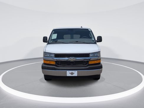 Used 2019 Chevrolet Express 2500 LT w/ LT Preferred Equipment Group RWD image 2