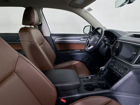 Used 2021 Volkswagen Atlas SE image 28