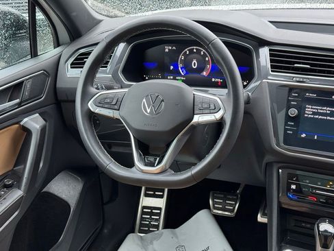 Used 2023 Volkswagen Tiguan SE R-Line AWD/4WD image 43