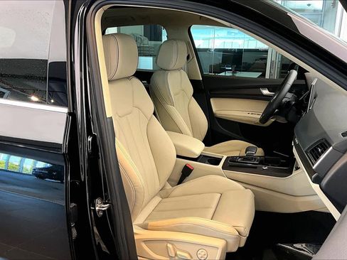 Used 2025 Audi Q5 2.0T Premium Plus w/ Premium Plus Package image 8