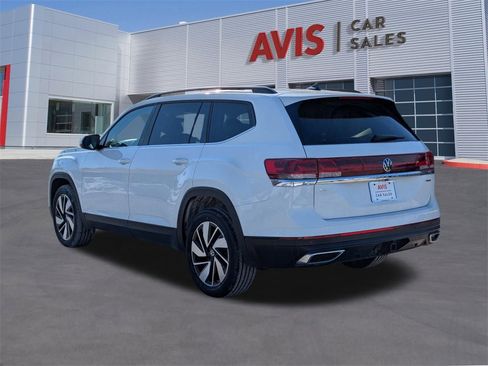 Used 2024 Volkswagen Atlas SE image 3