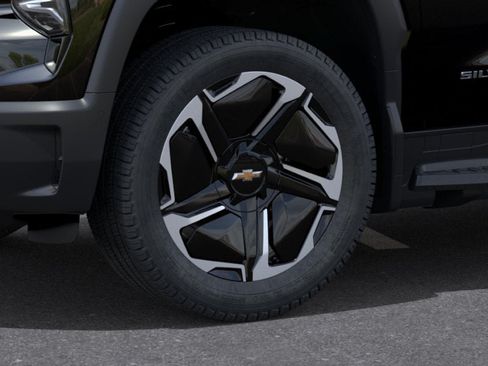 New 2026 Chevrolet Silverado EV LT w/ Premium Package AWD/4WD image 9