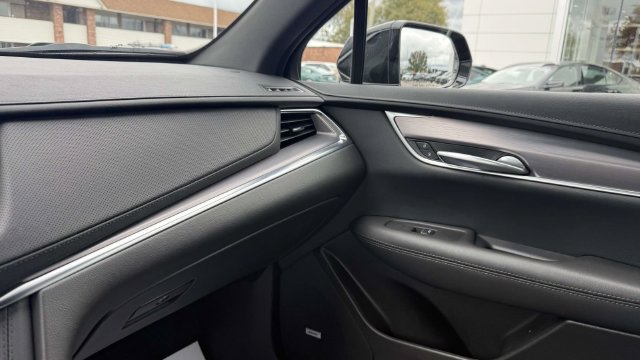 Certified 2024 Cadillac XT5 Luxury w/ LPO, Floor Liner Package AWD/4WD image 75
