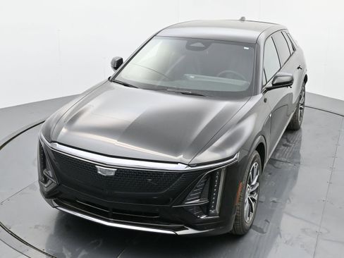 New 2025 Cadillac Lyriq Sport RWD image 23