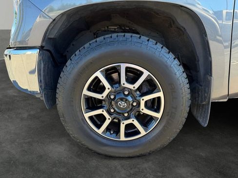 Used 2015 Toyota Tundra SR5 w/ TRD Off Road Package AWD/4WD image 4