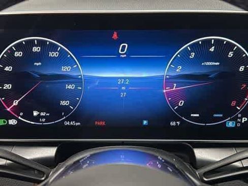 Used 2025 Mercedes-Benz GLC 300 4MATIC image 20