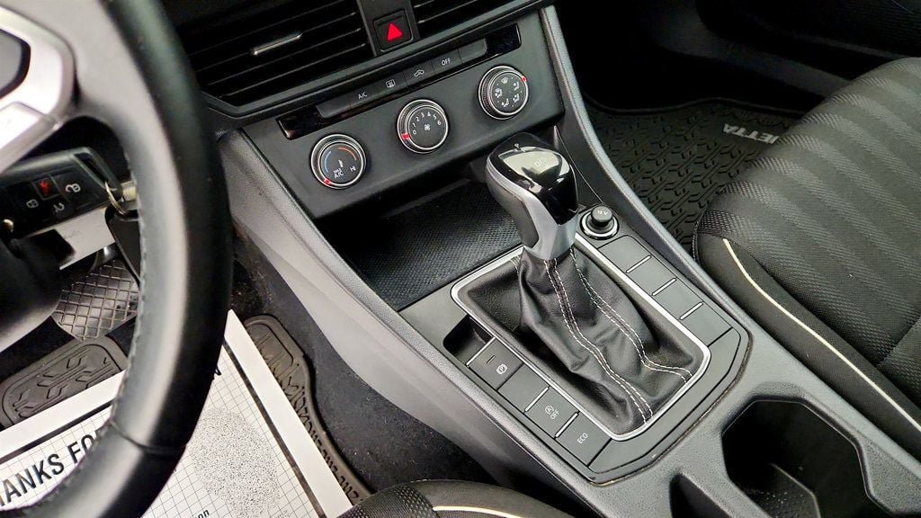 Used 2022 Volkswagen Jetta Sport FWD image 15