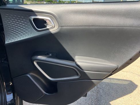 Used 2025 Kia Soul LX w/ LX Technology Package image 23