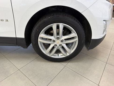 Used 2018 Chevrolet Equinox Premier FWD image 32