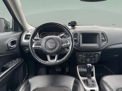 Used 2020 Jeep Compass Latitude FWD image 9