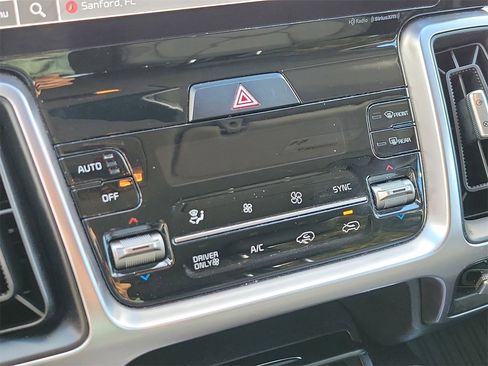 Used 2023 Kia Sorento EX image 27