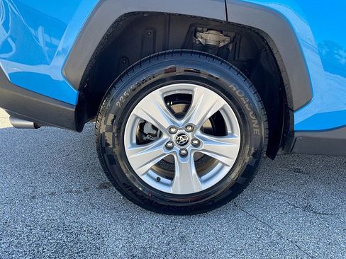 Used 2021 Toyota RAV4 XLE image 32