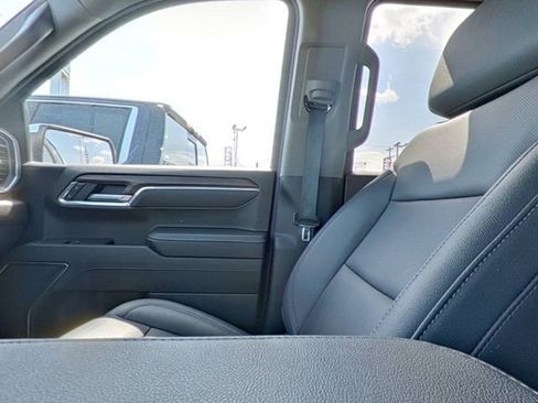 Used 2025 GMC Sierra 1500 SLT AWD/4WD image 25